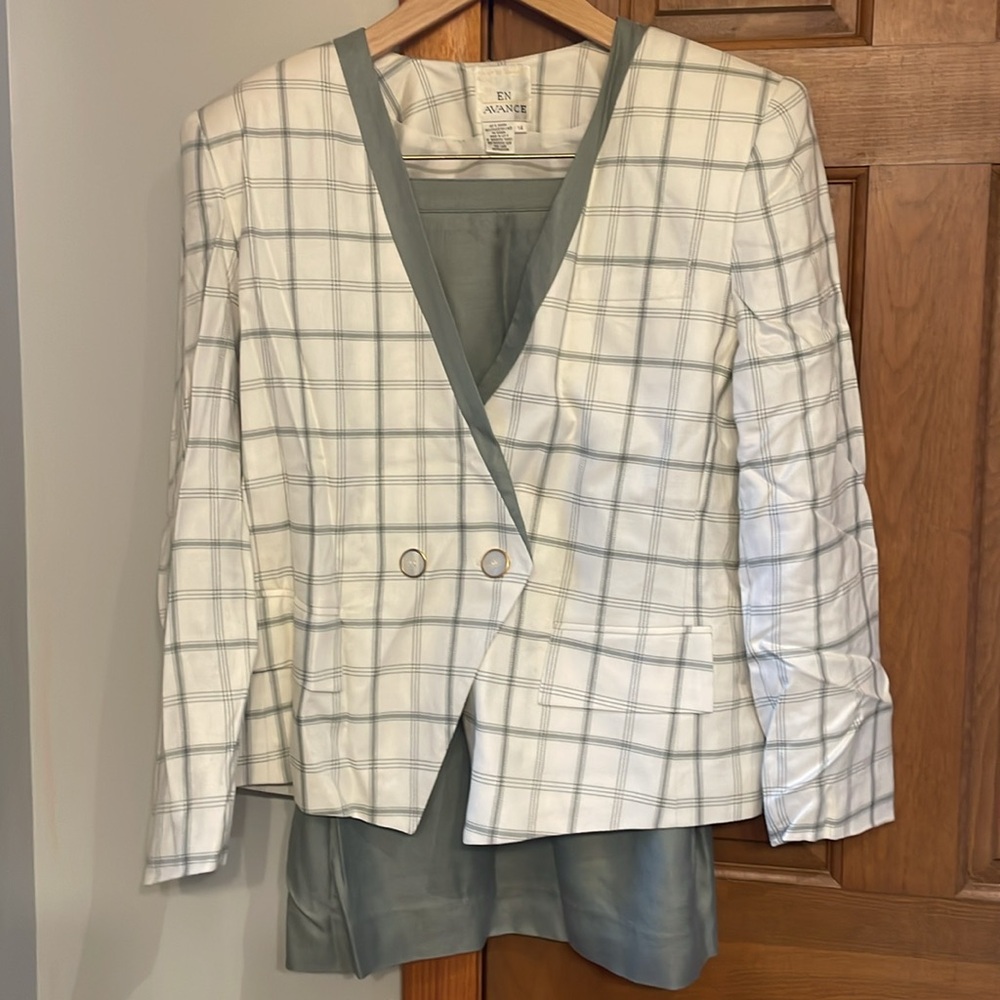 Retro women’s suit